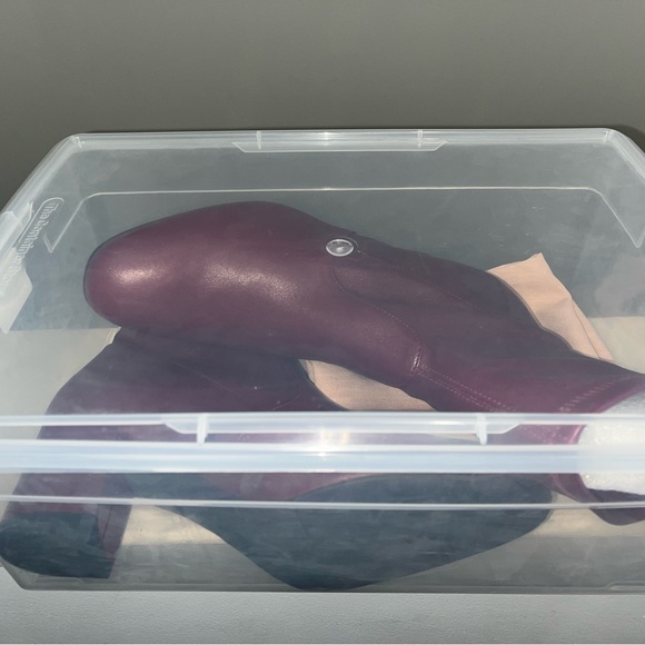 Stuart Weitzman Burgundy/Cranberry Heeled Boots. Stylish and comfortable. - Picture 12 of 12